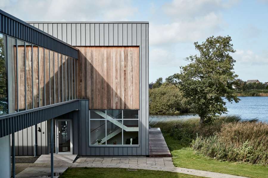 TV2 NORD – Stilistische Architektur am See, Søparken 4, 9440 Aabybro